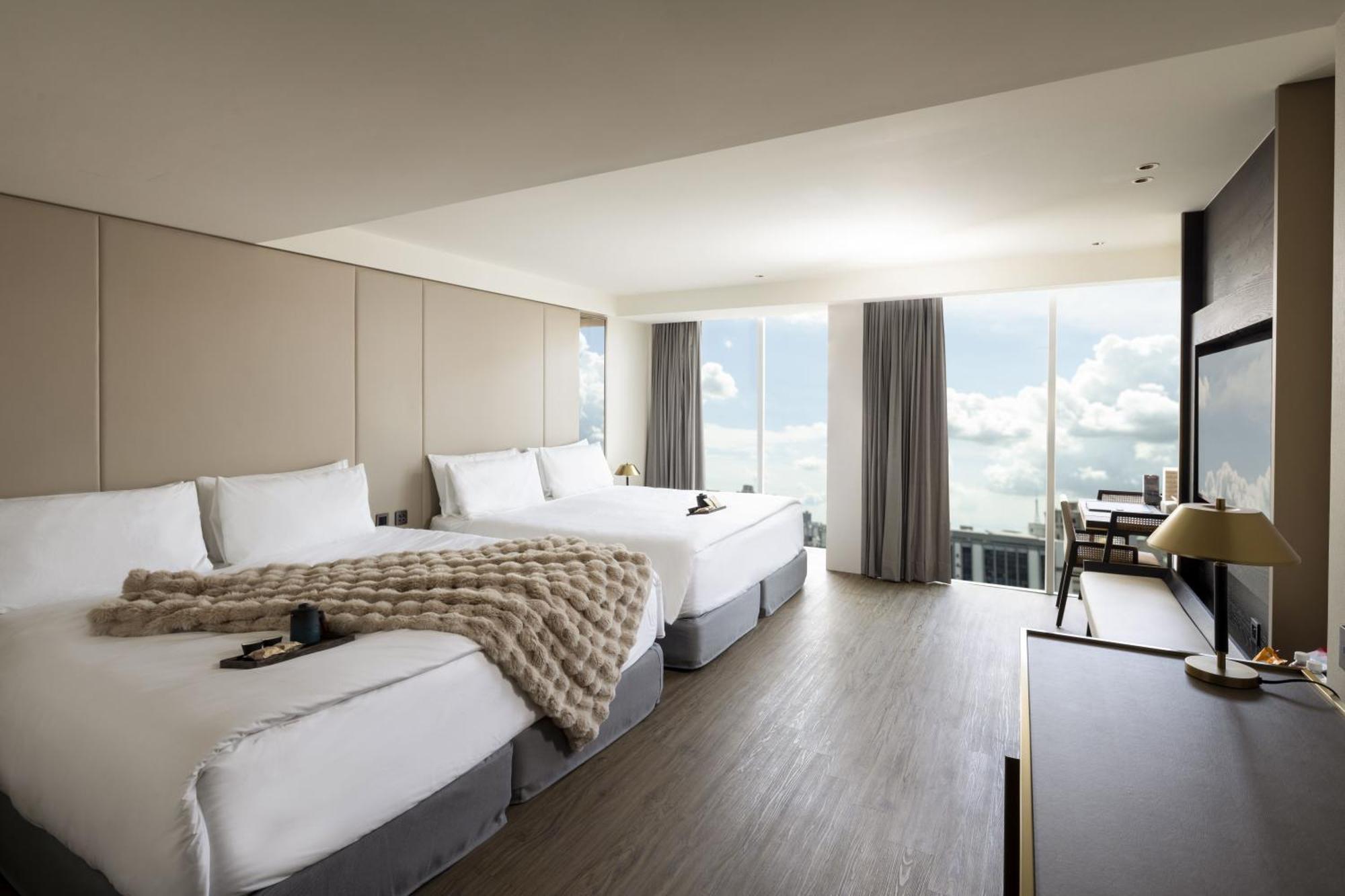 Hotel Voyage Kaohsiung By Cosmos Oasis Extérieur photo